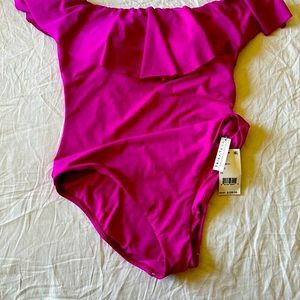 🆕Trina Turk ladies Ruffle Swimsuit! NWT